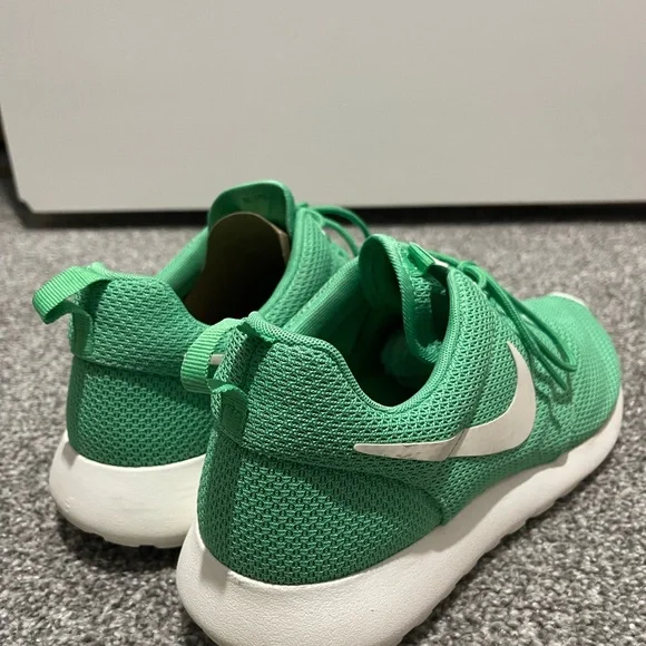 Nike Roshe Run Gamma Green 2017 size 11 - Picture 5 of 8